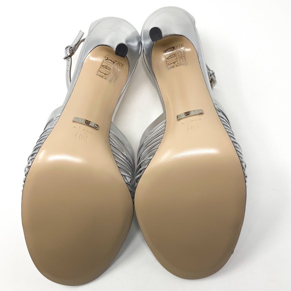 GUCCI Crawford Knotted Leather Silver Metallic Strap Heel Sandals - Picture 8 of 11